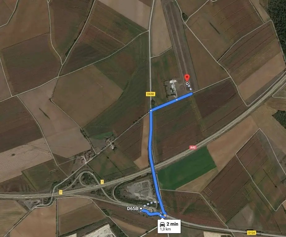 Photo from Aeroclub De Perouges's website