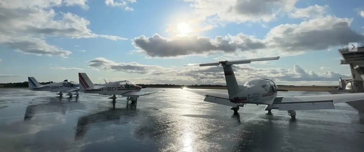 Photo from Aeroclub Du Pays Rochefortais's website