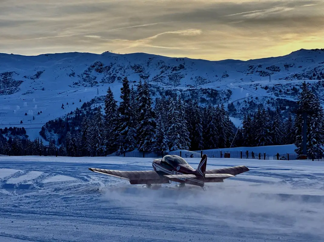 Photo from Aeroclub De Meribel's website