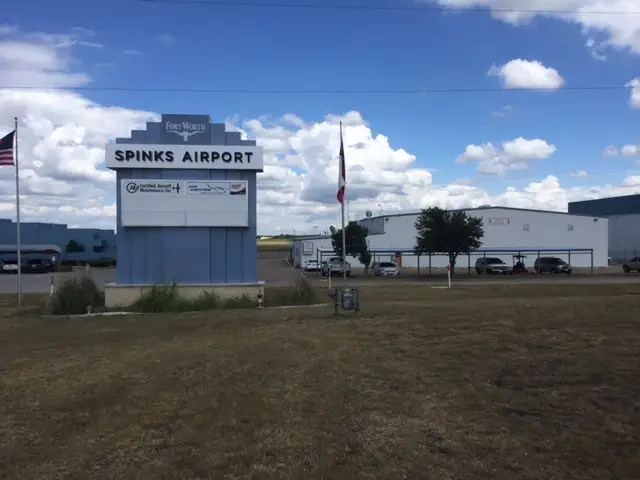 Photo from Spinks Flight Center's website