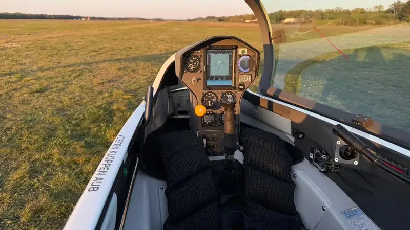Photo from West Brabantse Aero Club - Radiotelephony - VFR only's website