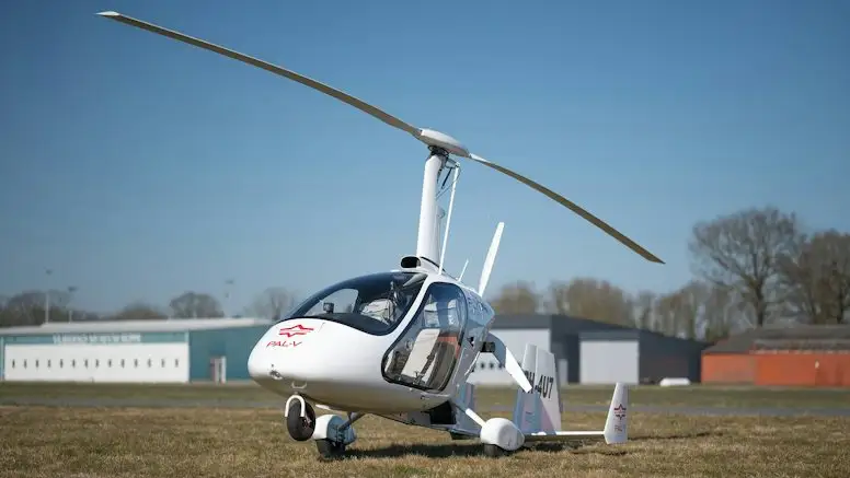 Photo from PAL-V FlyDrive Academy's website