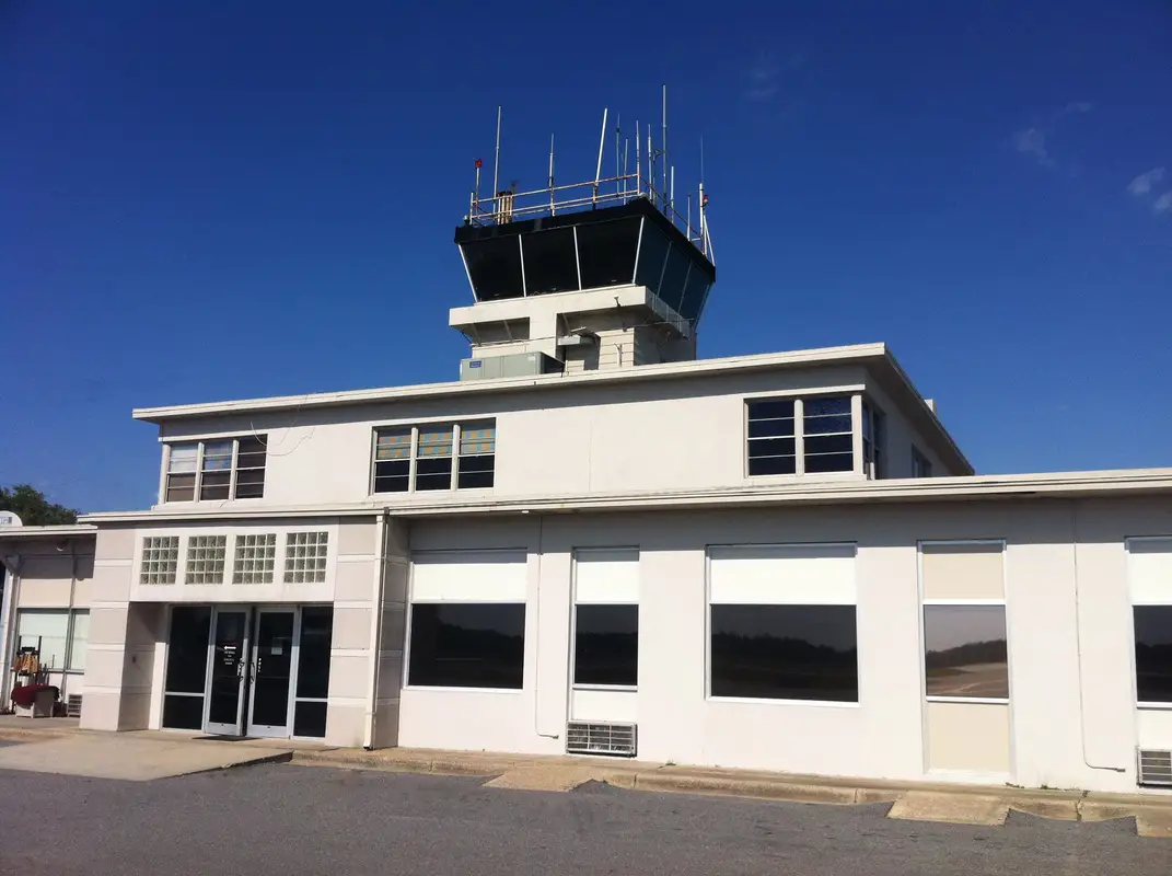 Photo from Valdosta Flying Service's website