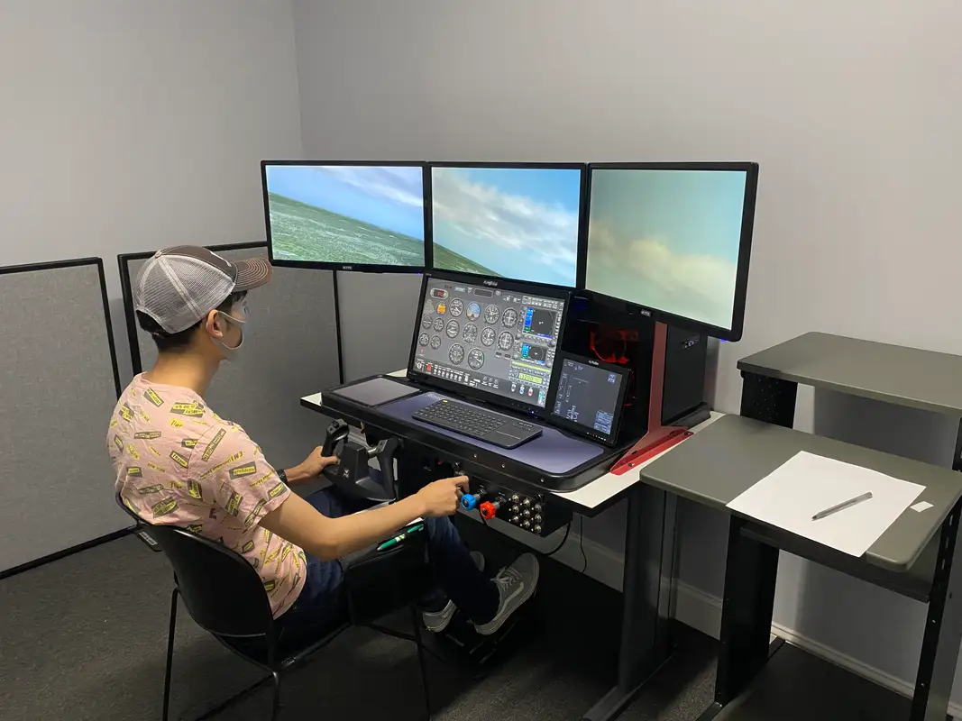 Foto von der Website von The Flight School, Inc. – Gwinnett