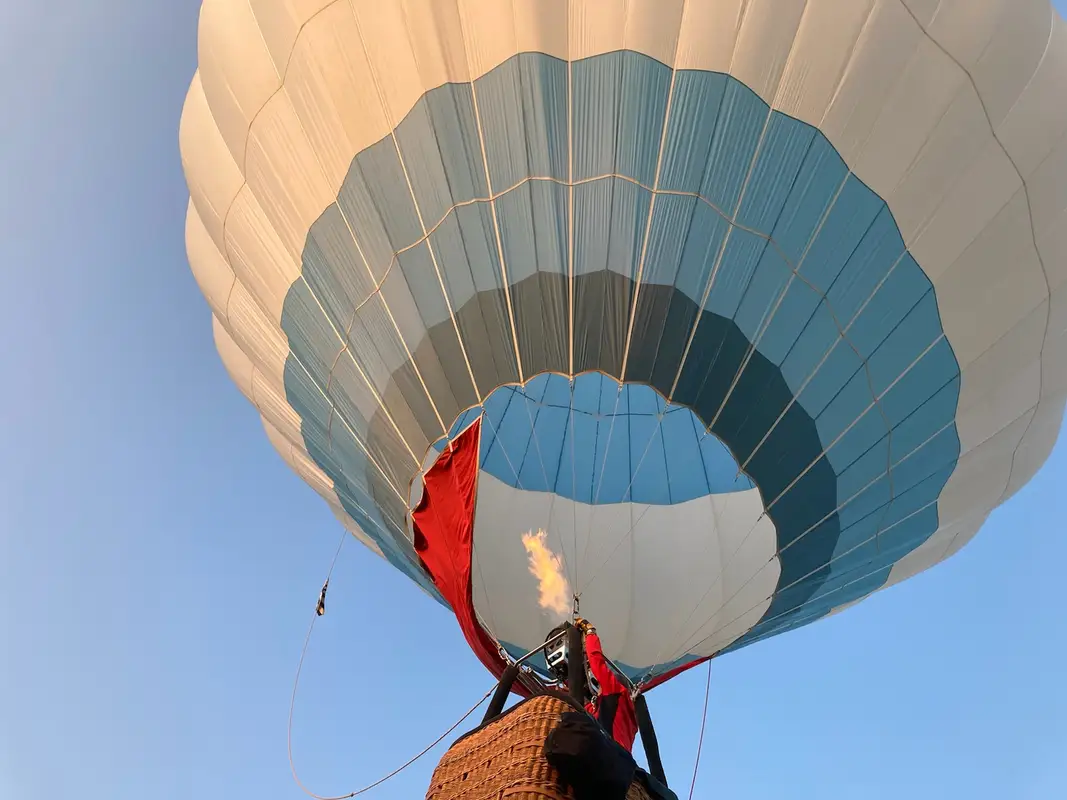 Photo from Les Montgolfieres Nuitonnes's website