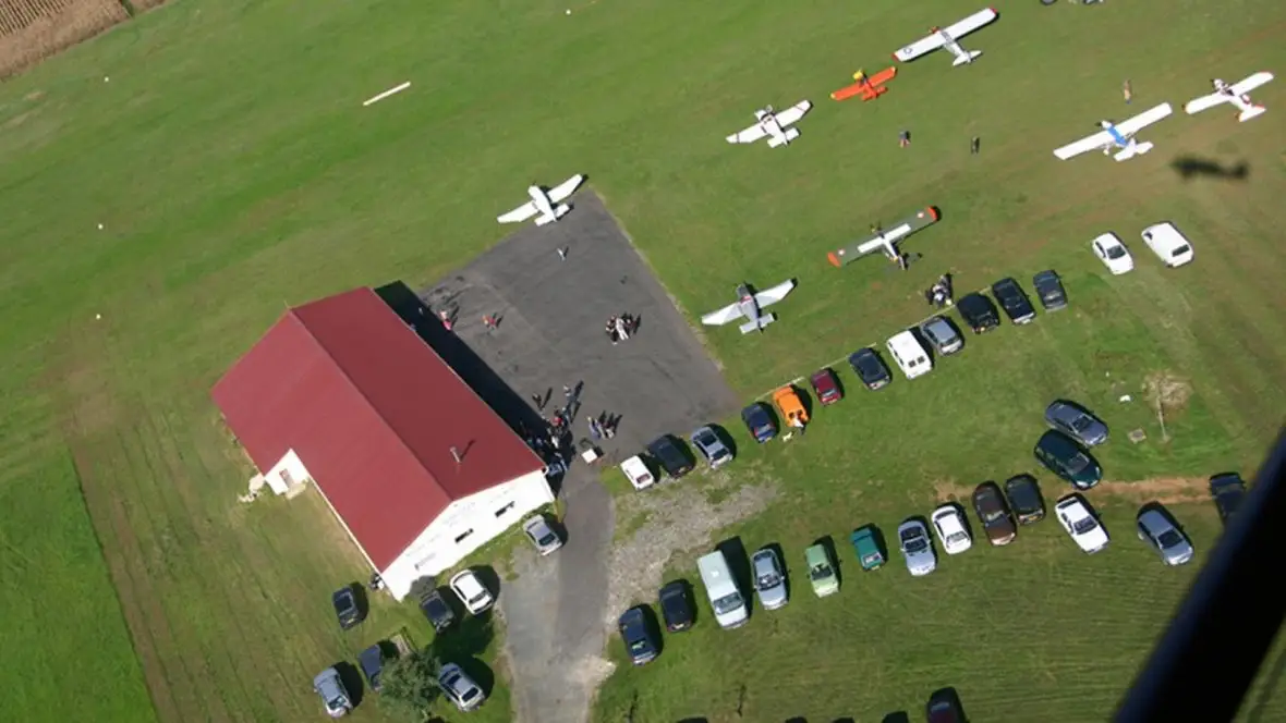 Photo from Aeroclub Albert Baron's website