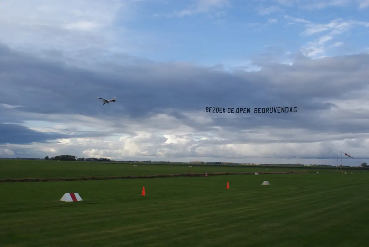 Foto von der Website von Oostwold Airport