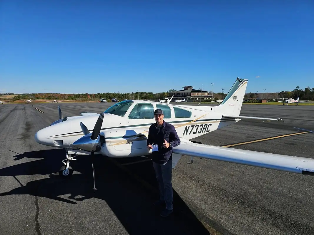 Foto von der Website von Pressley Aviation