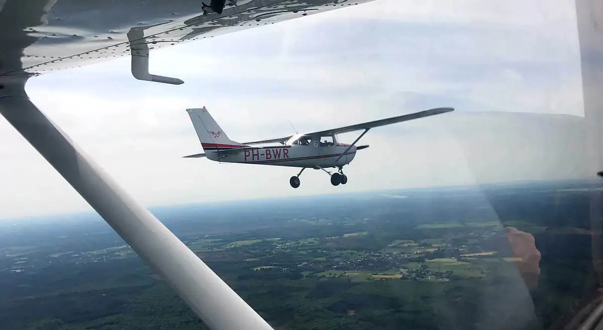 Foto von der Website von Special Air Academy b.v. - Radiotelephony - VFR/IFR