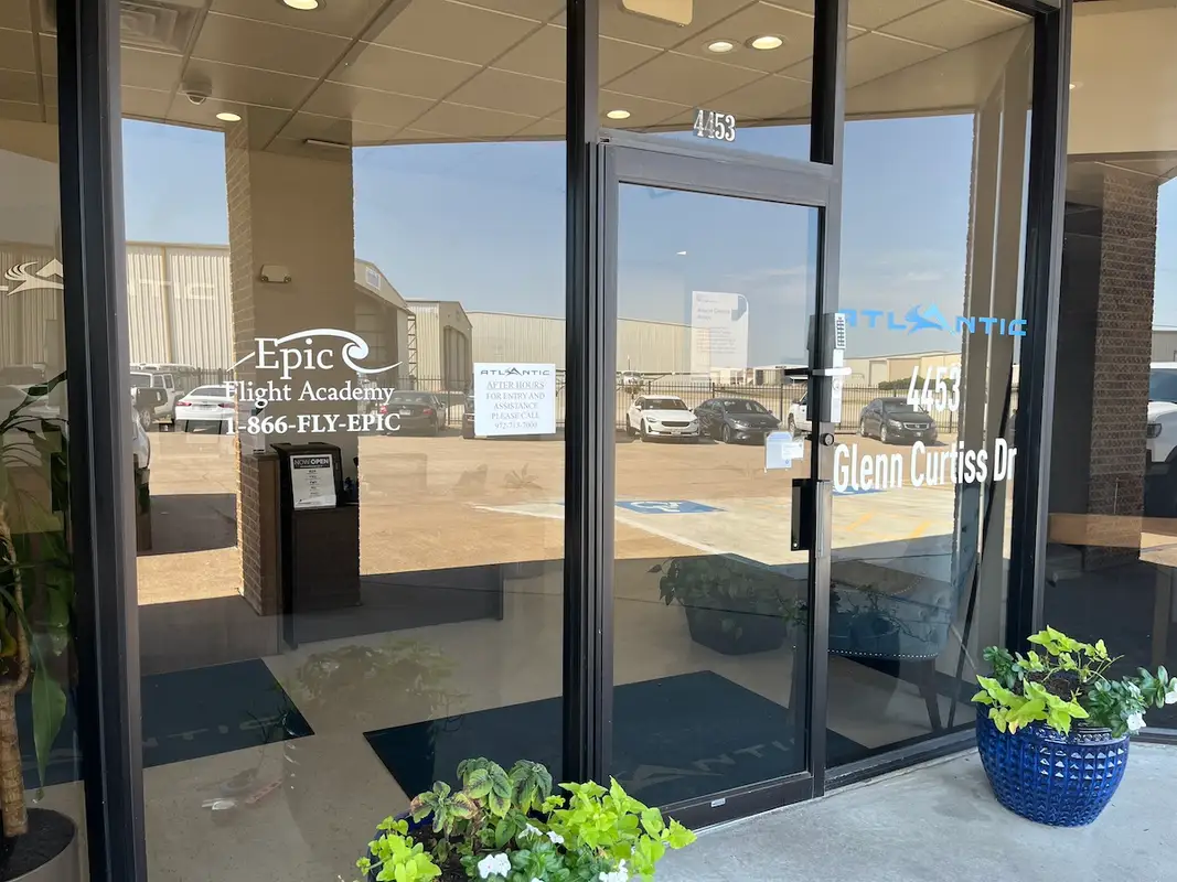 Foto del sitio web de Epic Flight Academy Addison