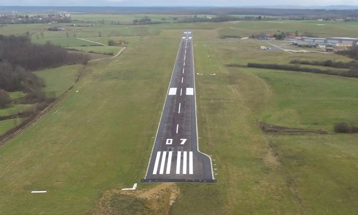 Photo from Aeroclub De Gray Et SA Region's website