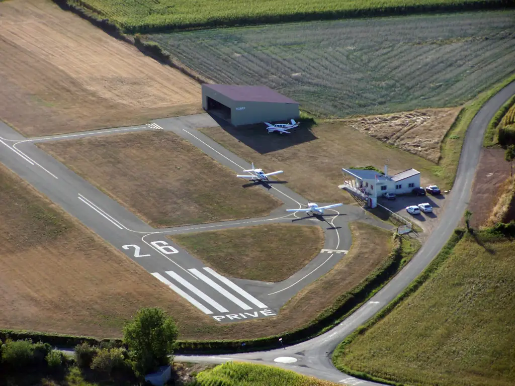 Photo from Aeroclub Lucon Chasnais's website