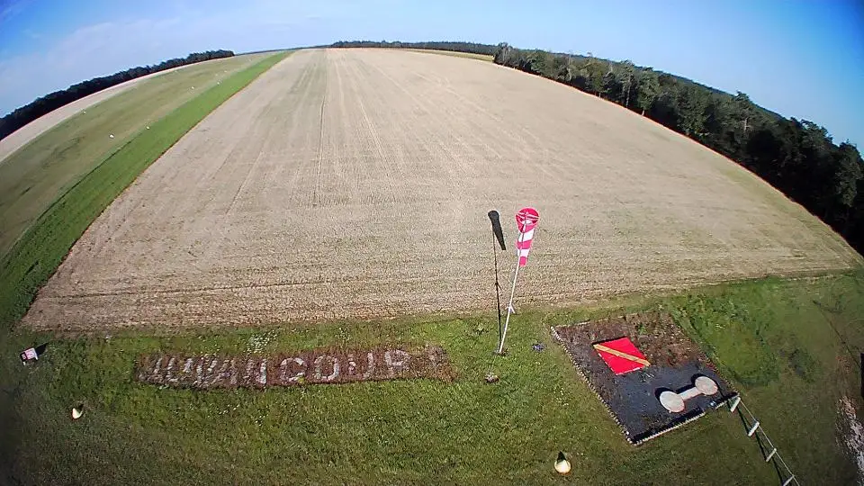 Photo from Aeroclub Du Barsuraubois's website