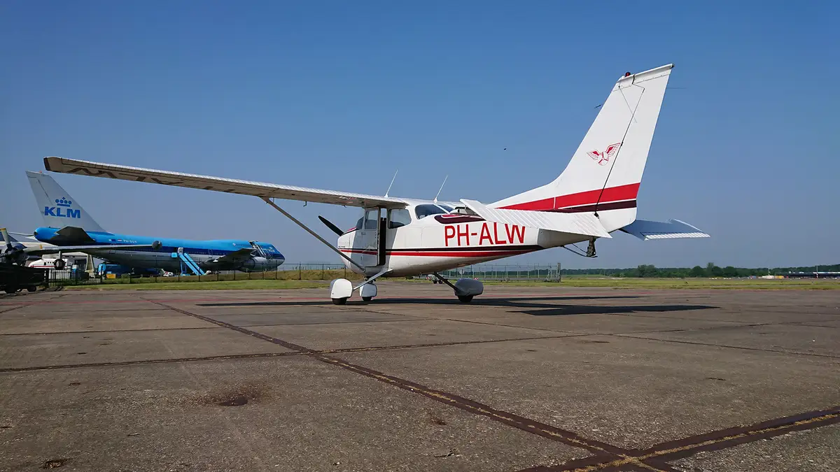 Foto von der Website von Special Air Academy b.v. - Radiotelephony - VFR/IFR