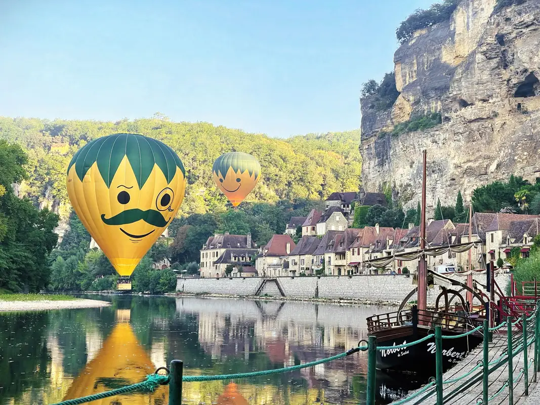 Photo from Montgolfiere Du Perigord's website