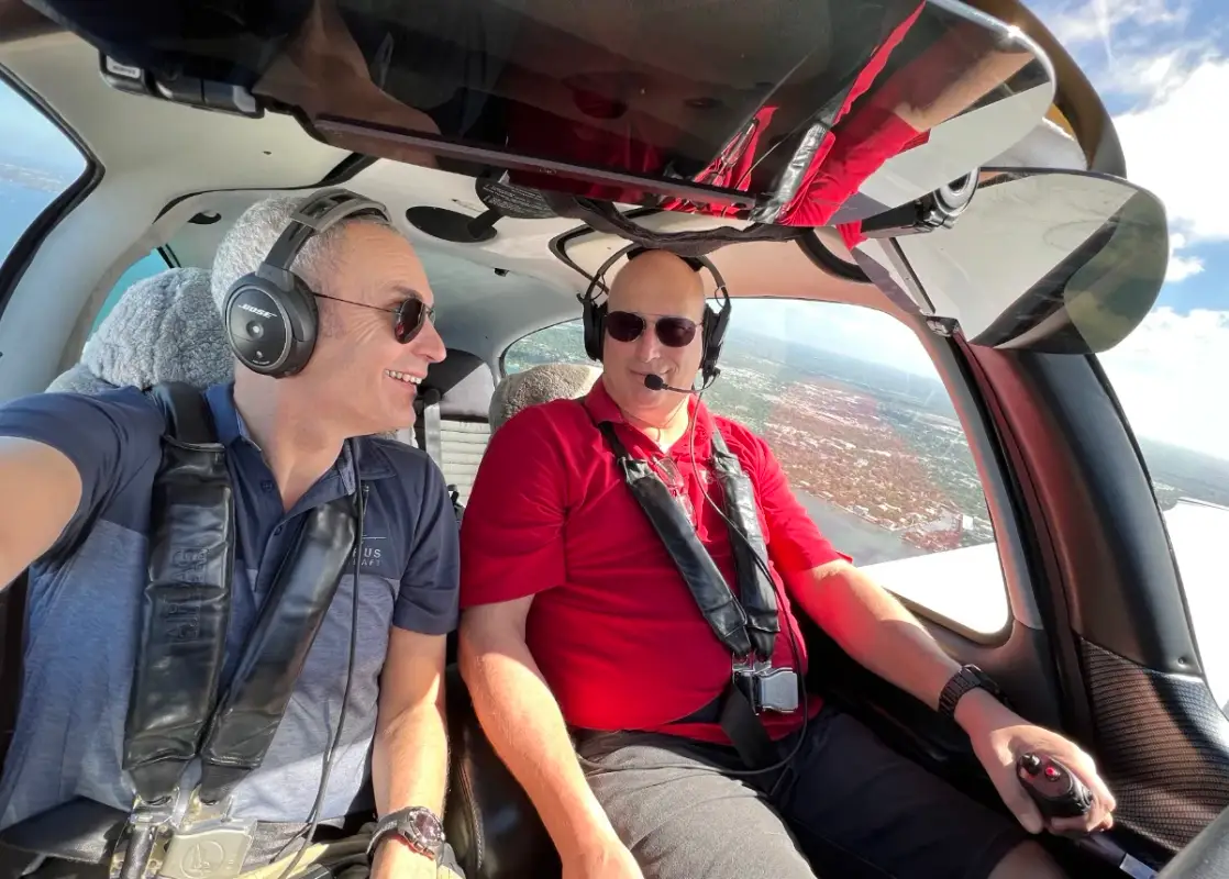 Photo from Cirrus Instruction Europe BV's website