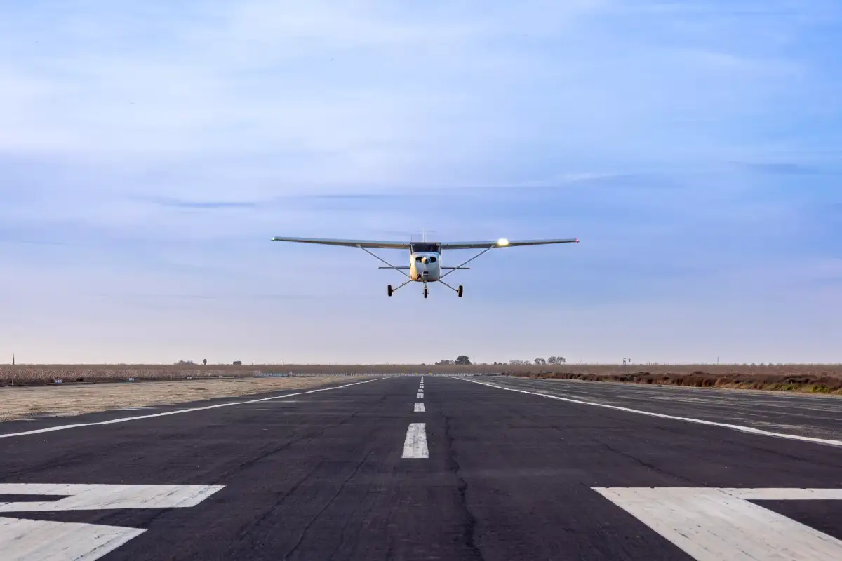 Photo from San Carlos Flight Center's website