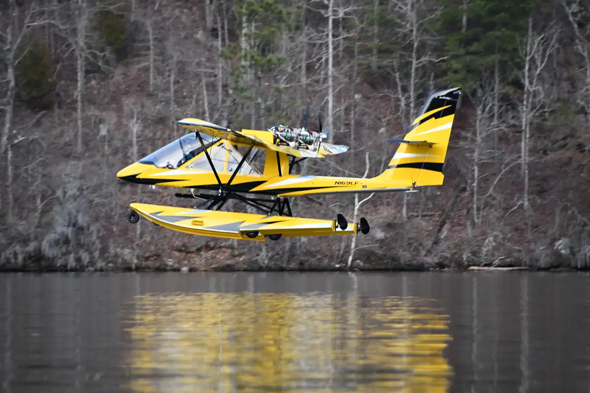 Photo from WaterWings Seaplanes's website