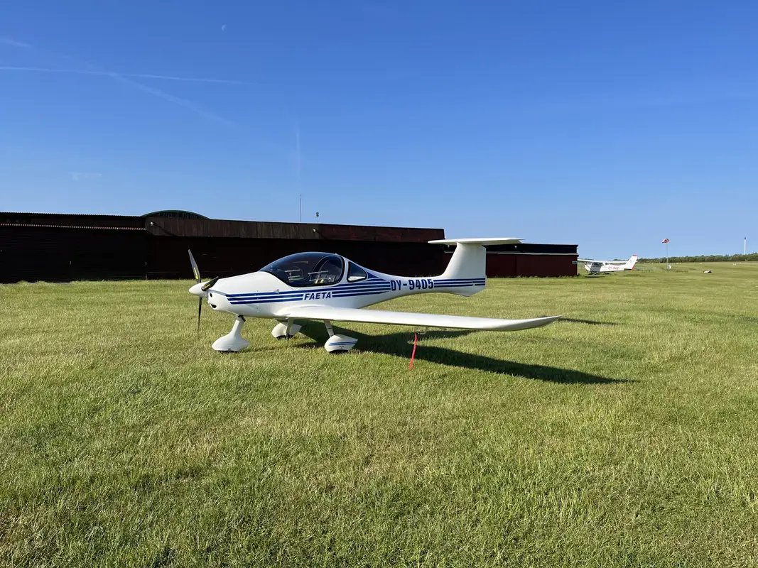 Photo from MIDTSJÆLLANDS MOTORFLYVEKLUB RINGSTED FLYVEPLADS Forening's website