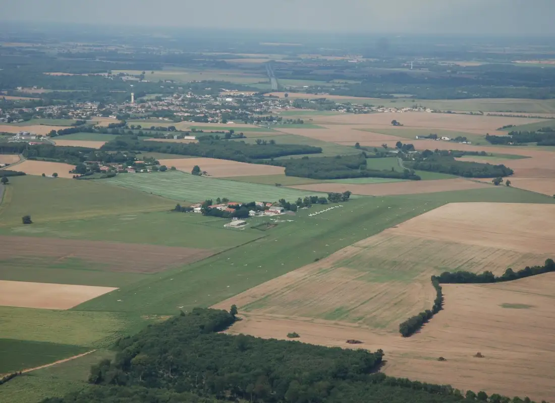 Photo from Aeroclub Couhe-Brux Et Du Civraisien's website