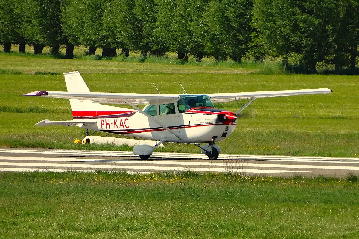 Foto von der Website von Special Air Academy b.v. - Radiotelephony - VFR/IFR