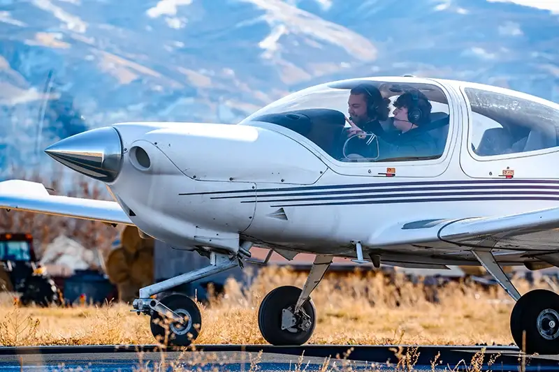Photo from Flight school's website