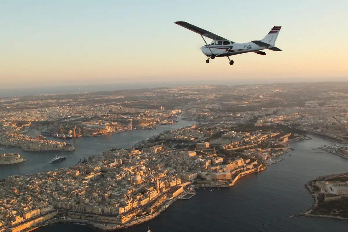 Photo from Malta School of Flying's website
