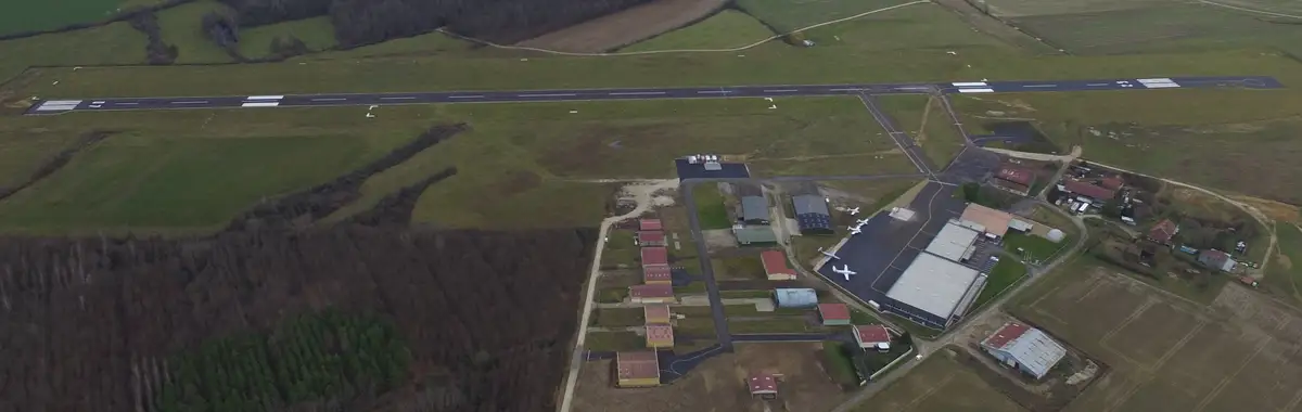 Photo from Aeroclub De Gray Et SA Region's website