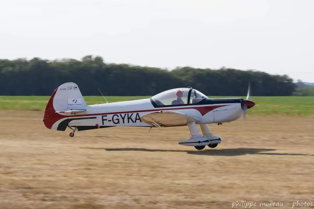 Photo from Club De Voltige Aerienne D'Orleans's website