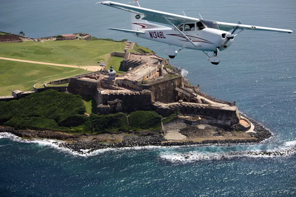 Photo from Isla Grande Flying School's website