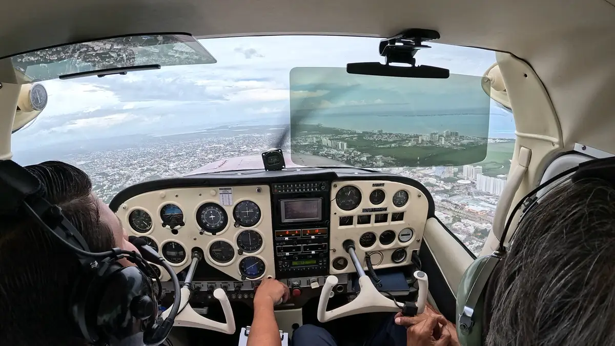 Photo from ETA Aviación (Escuela Técnica Aeronáutica, A.C.)'s website
