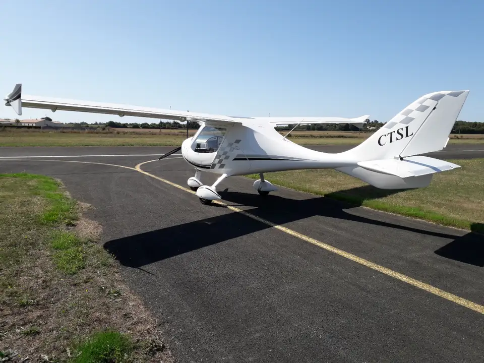 Photo from Aeroclub Lucon Chasnais's website