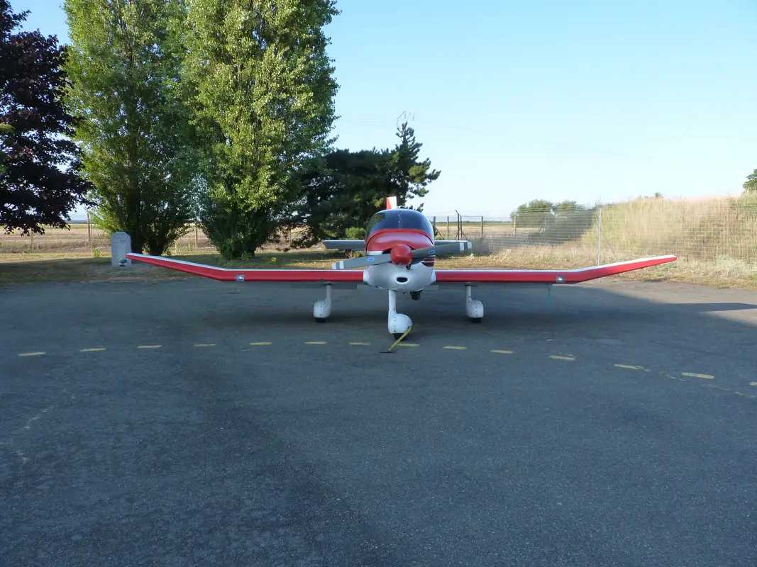 Photo from Aeroclub De Chateaudun's website