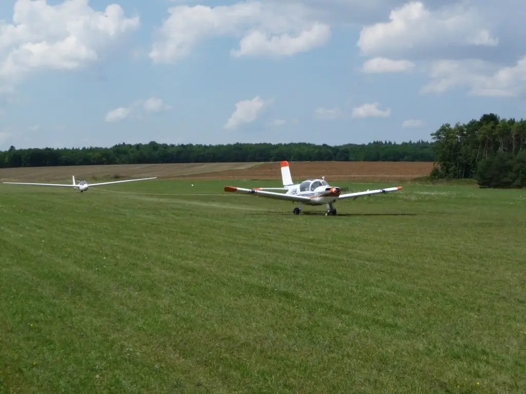 Photo from Centre De Planeurs De Haute Marne's website