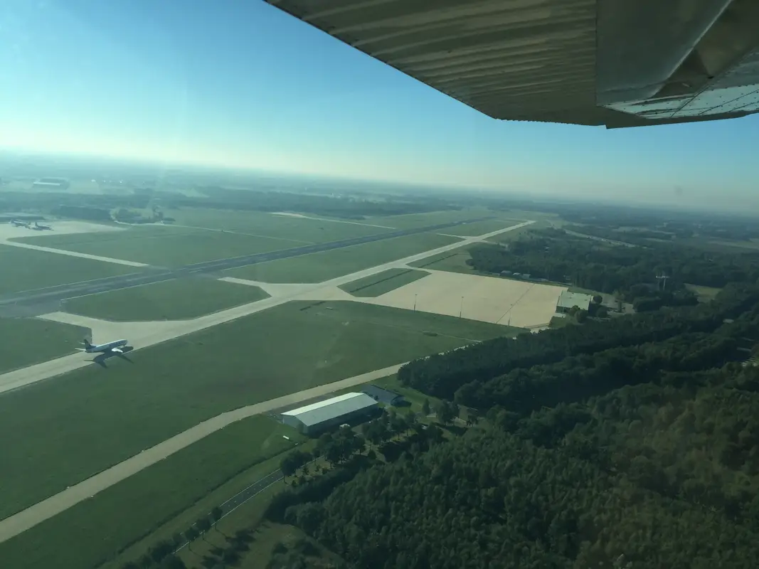 Photo from Stichting Eindhovense Aero Club Motorvliegen ATO - Radiotelephony - VFR only's website