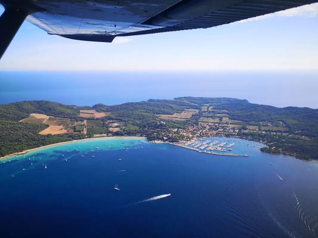 Foto von der Website von Air Azur Formation