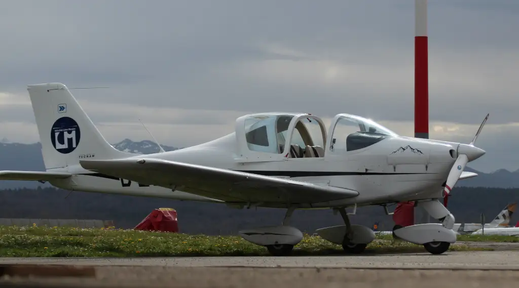 Photo from Aero Club Leon Morane's website