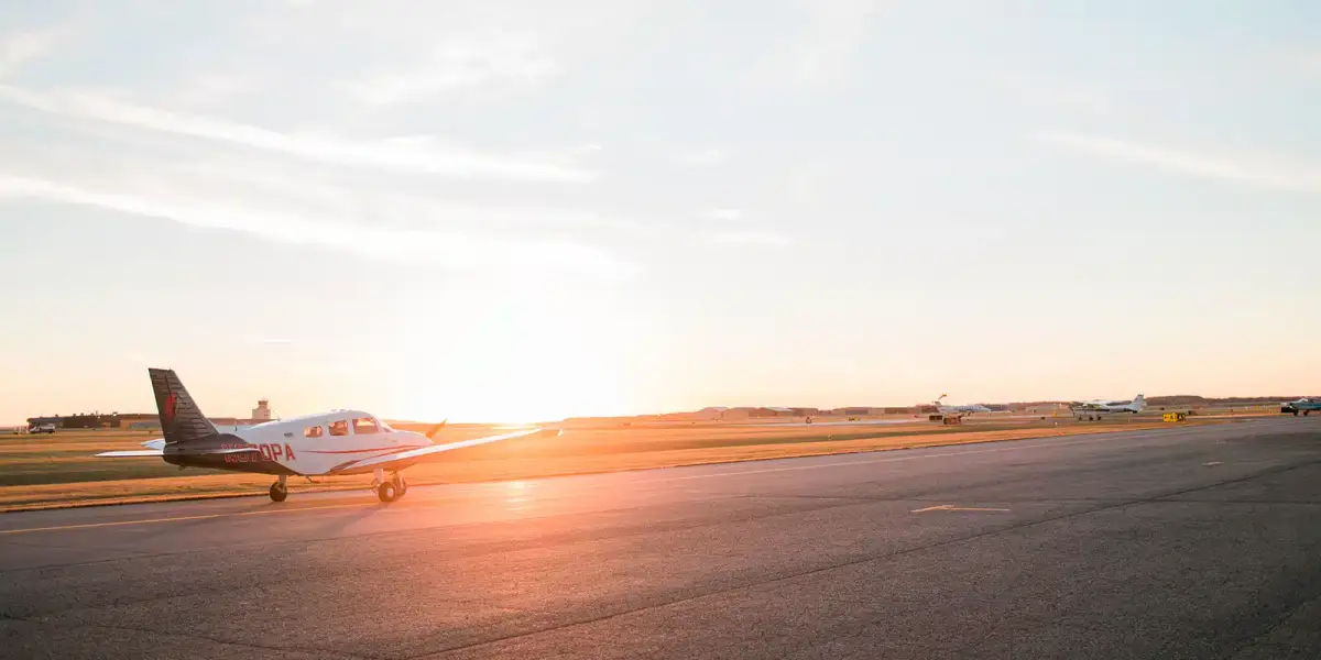 Photo from AV8 Flight School's website