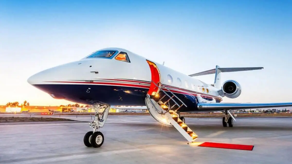 Photo from Colonial Air's website